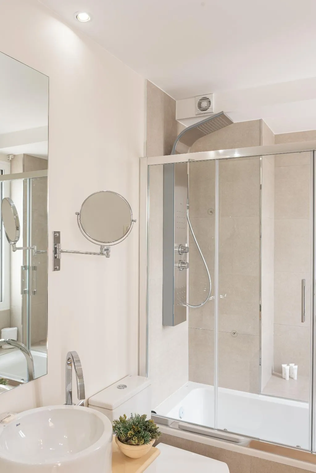 JUNIOR SUITE STANDARD Room, Hotel Boutique Elvira Plaza, Seville