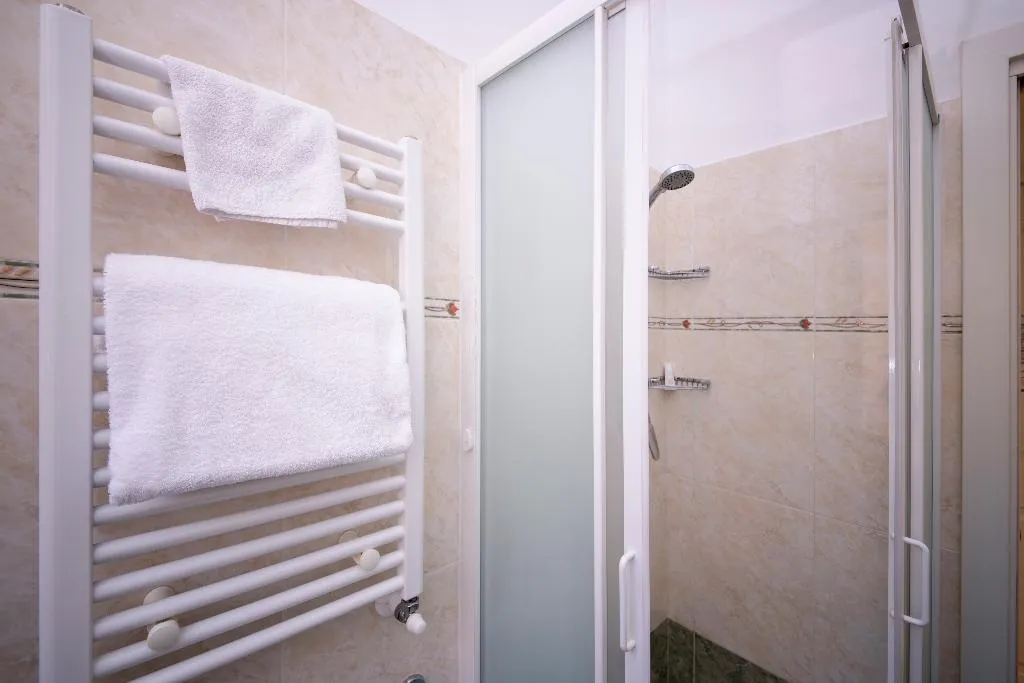 Double or Twin BASIC Room, Casa San Giuseppe (Roma San Giovanni), Naples