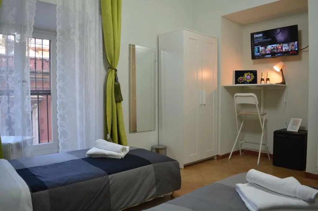 Room, Martini Rooms, Naples