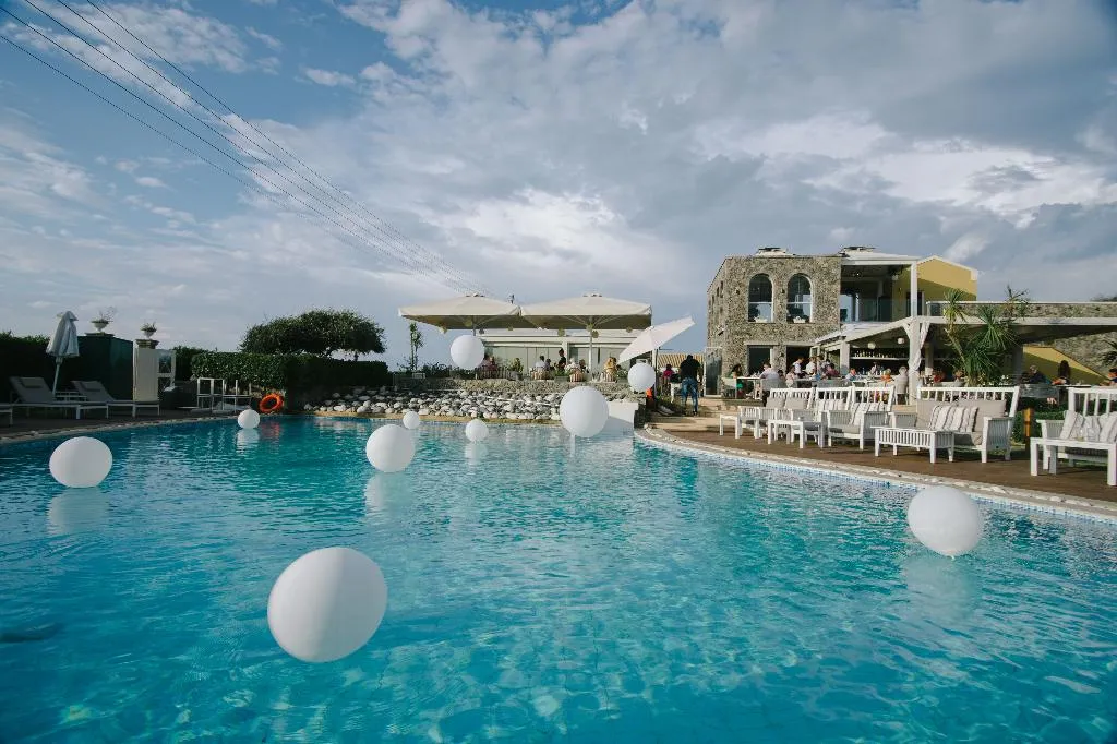 Pool, Restia, Corfu