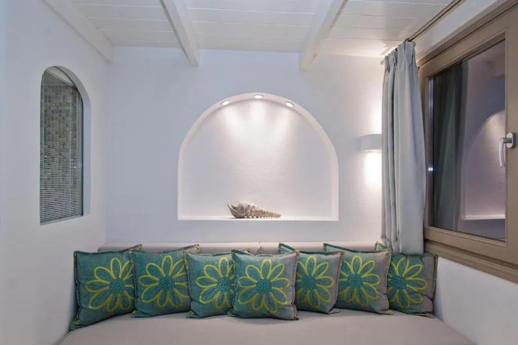 Room, Nemesis, Santorini