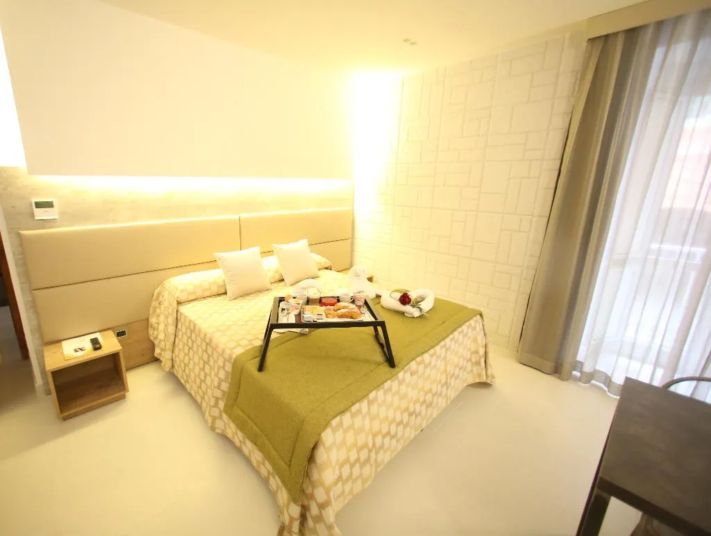 JUNIOR SUITE STANDARD Room, Relais Piazza del Plebiscito, Naples