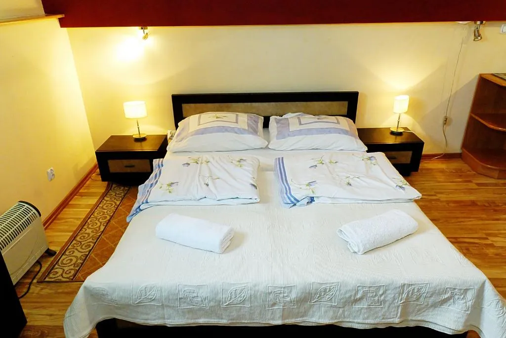 STUDIO CAPACITY 3 Room, P&J Tourist Apartments, Krakow