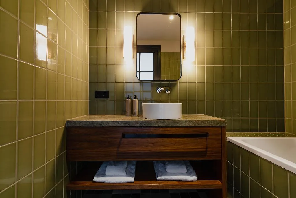 JUNIOR SUITE STANDARD Room, Hotel MAI Amsterdam, Amsterdam