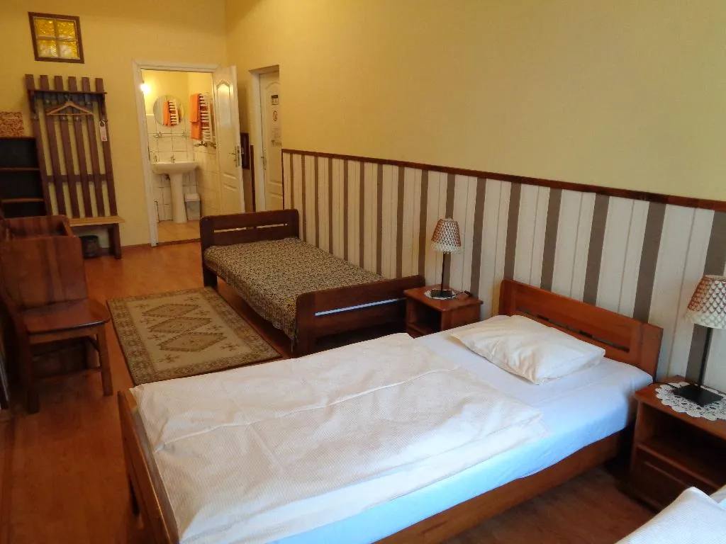 Double or Twin STANDARD Room, Globtroter Guest House, Krakow