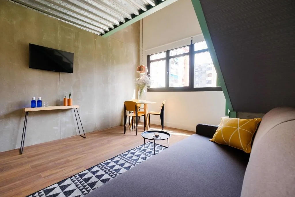 Room, Magatzem 128, Barcelona