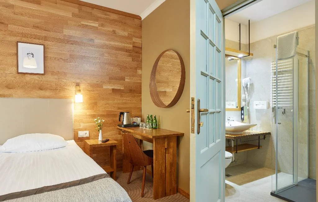 TRIPLE STANDARD Room, Batory, Krakow