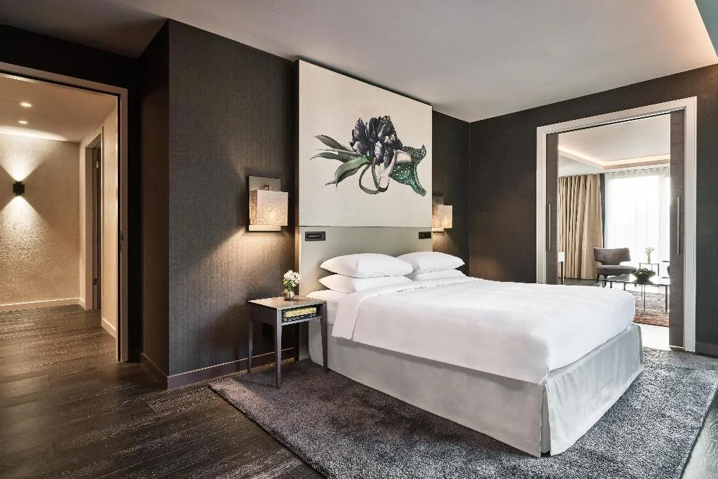 Room, Hyatt Regency Amsterdam, Amsterdam