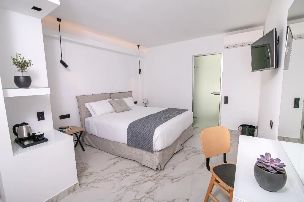 SUITE SUPERIOR POOL VIEW Room, Kallos Imar Boutique Hotel, Santorini