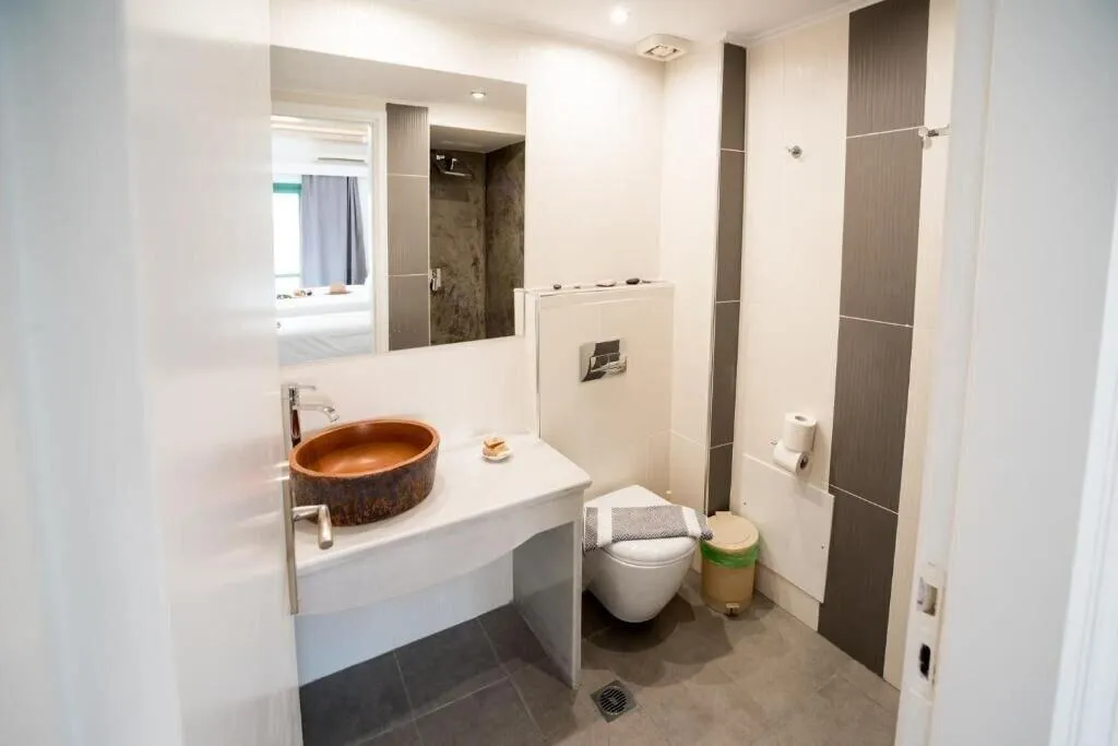 Room, Ifestia, Santorini