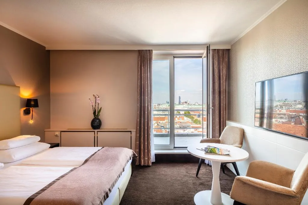 DOUBLE WITH BALCONY Room, Am Parkring Hotel, Vienna