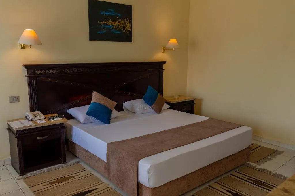 DOUBLE STANDARD Room, Cataract Sharm Resort, Red Sea Riviera
