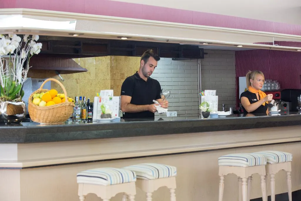 Bar, O7 Alea, Majorca