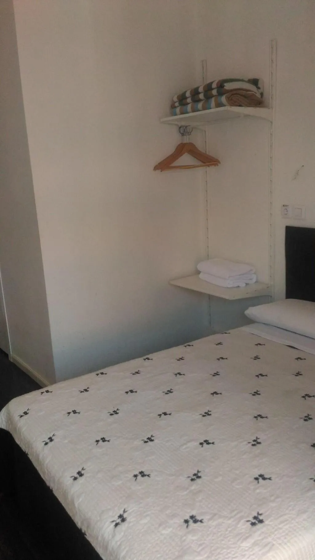 Room, Hostal Alaska, Madrid