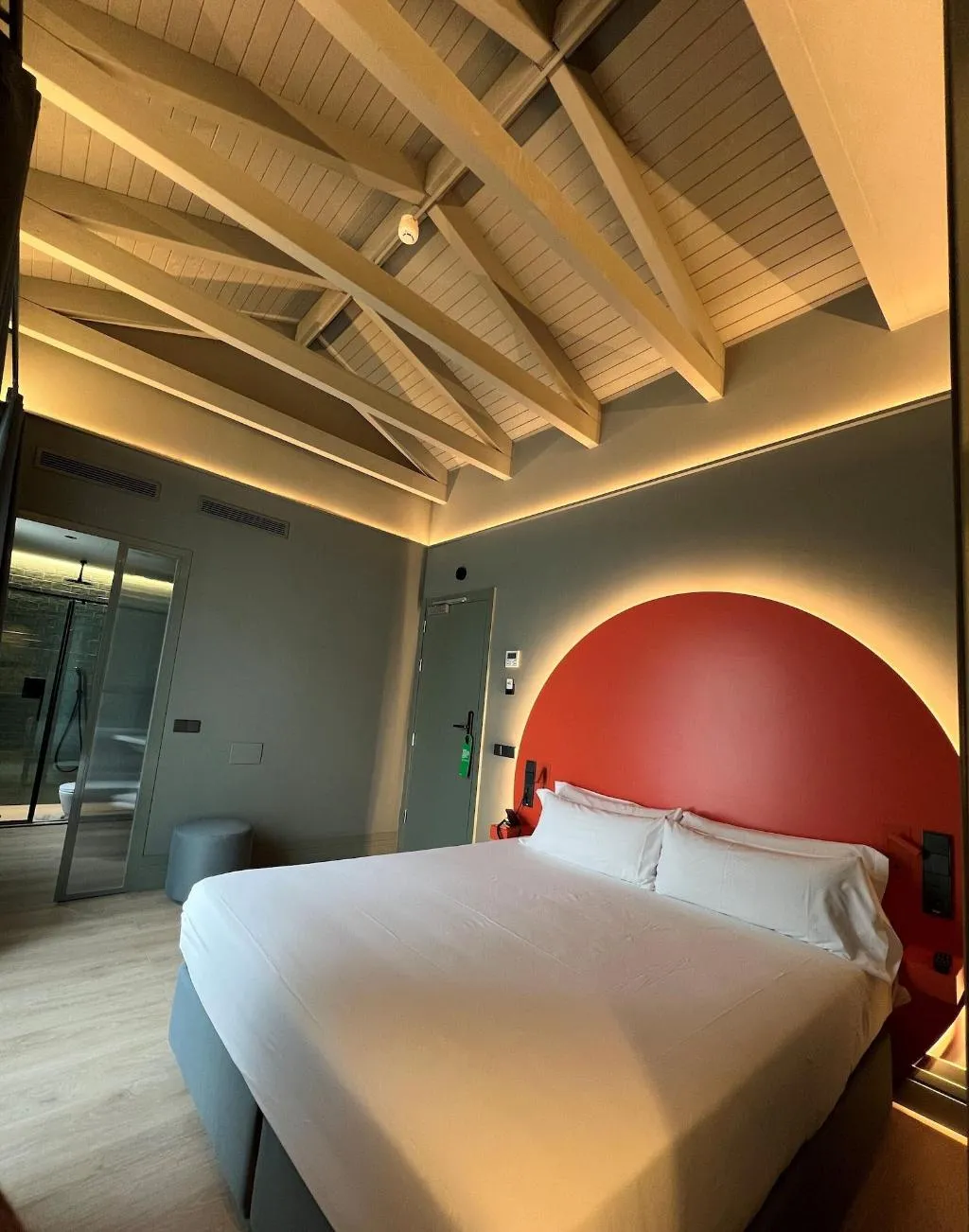 Room, Chic & Basic Dot, Madrid