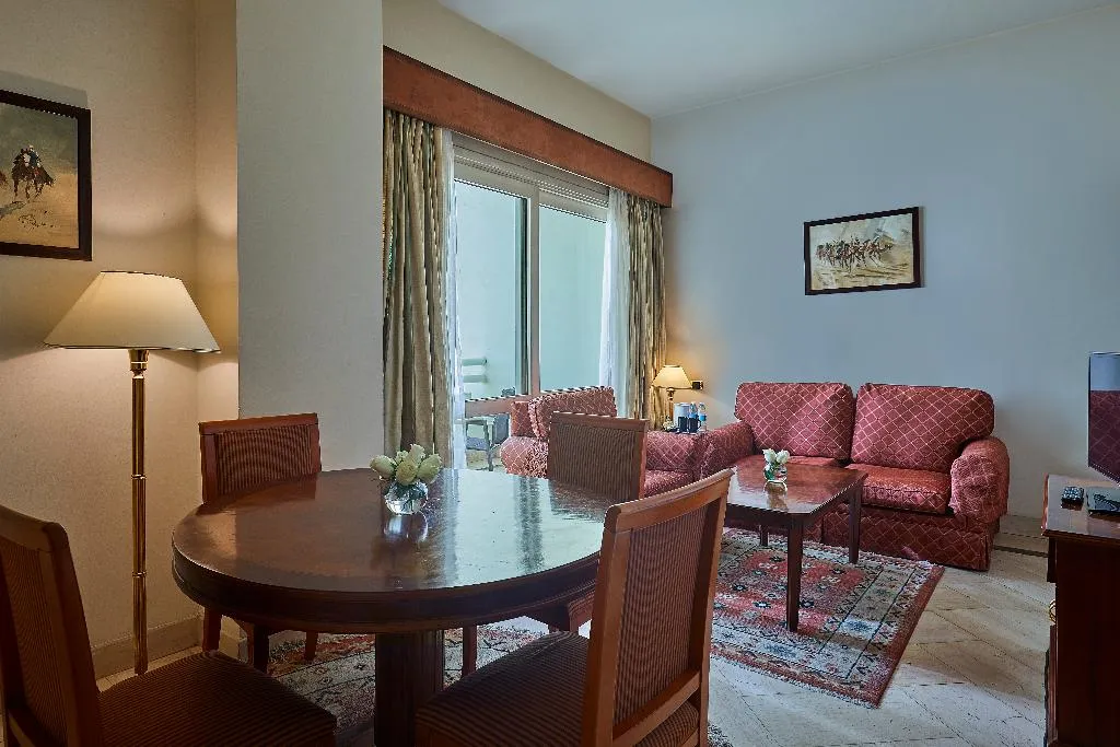 SUITE DELUXE Room, Triumph Plaza Hotel, Cairo