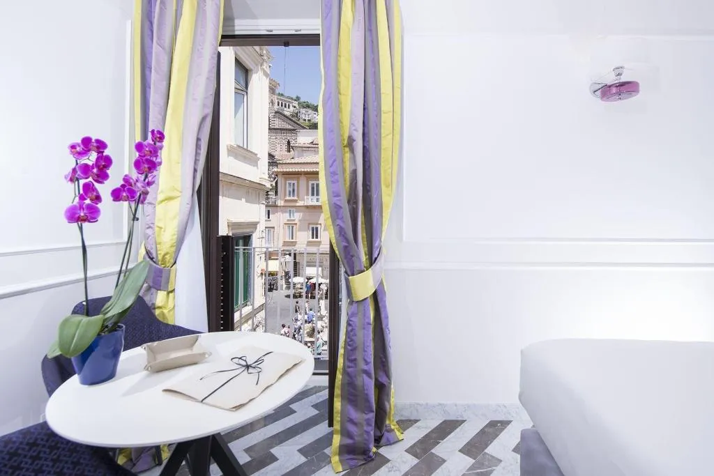 Room, La Bambagina, Naples
