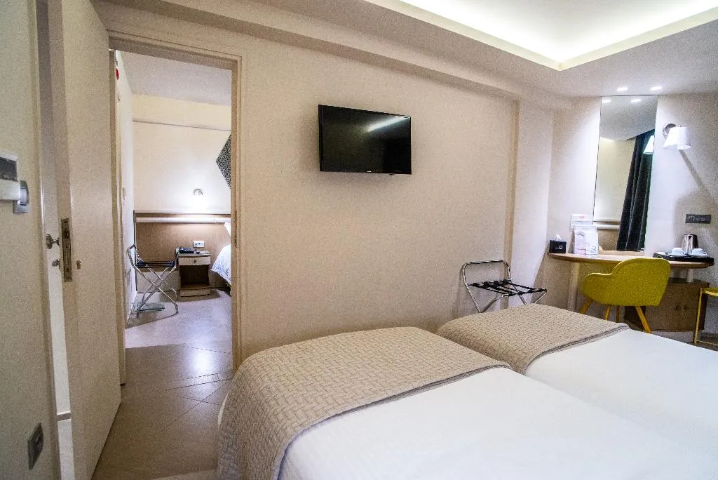 FAMILY ROOM STANDARD Room, Emmantina, Athens