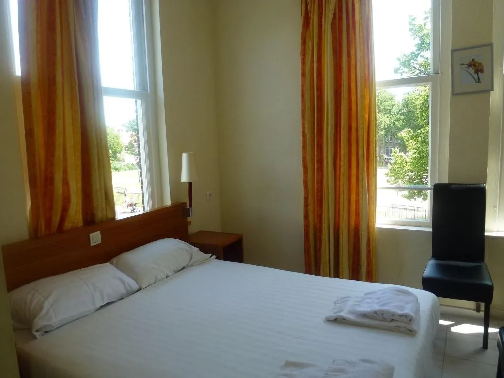 Room, Hotel Isis, Amsterdam