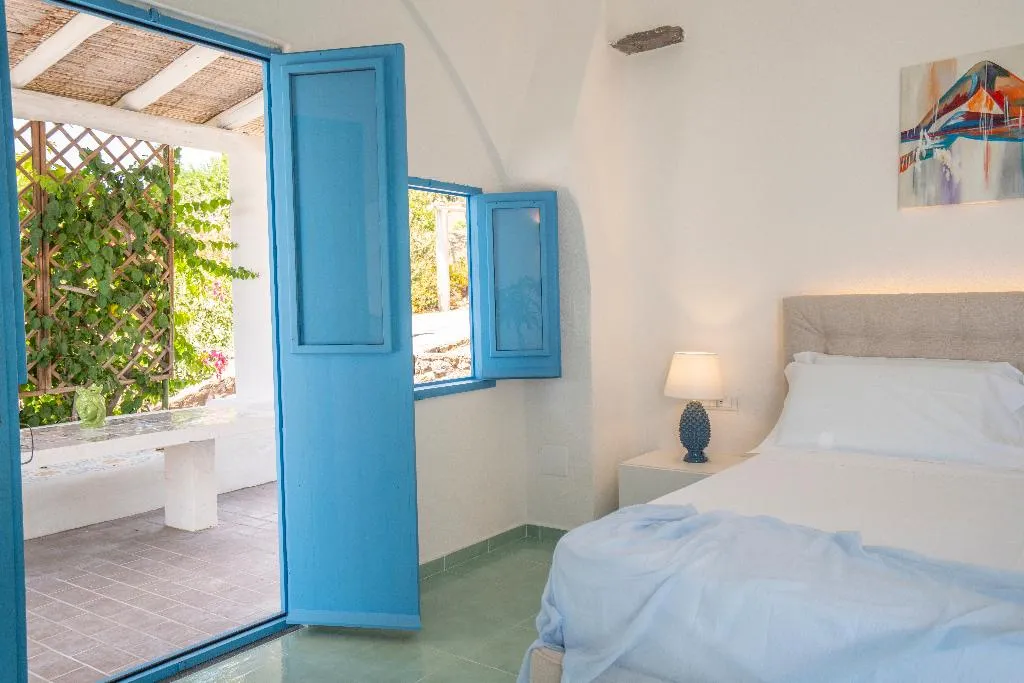DOUBLE DELUXE OCEAN VIEW Room, Borgo Del Cannitello Romantic Boutique Resort, Palermo