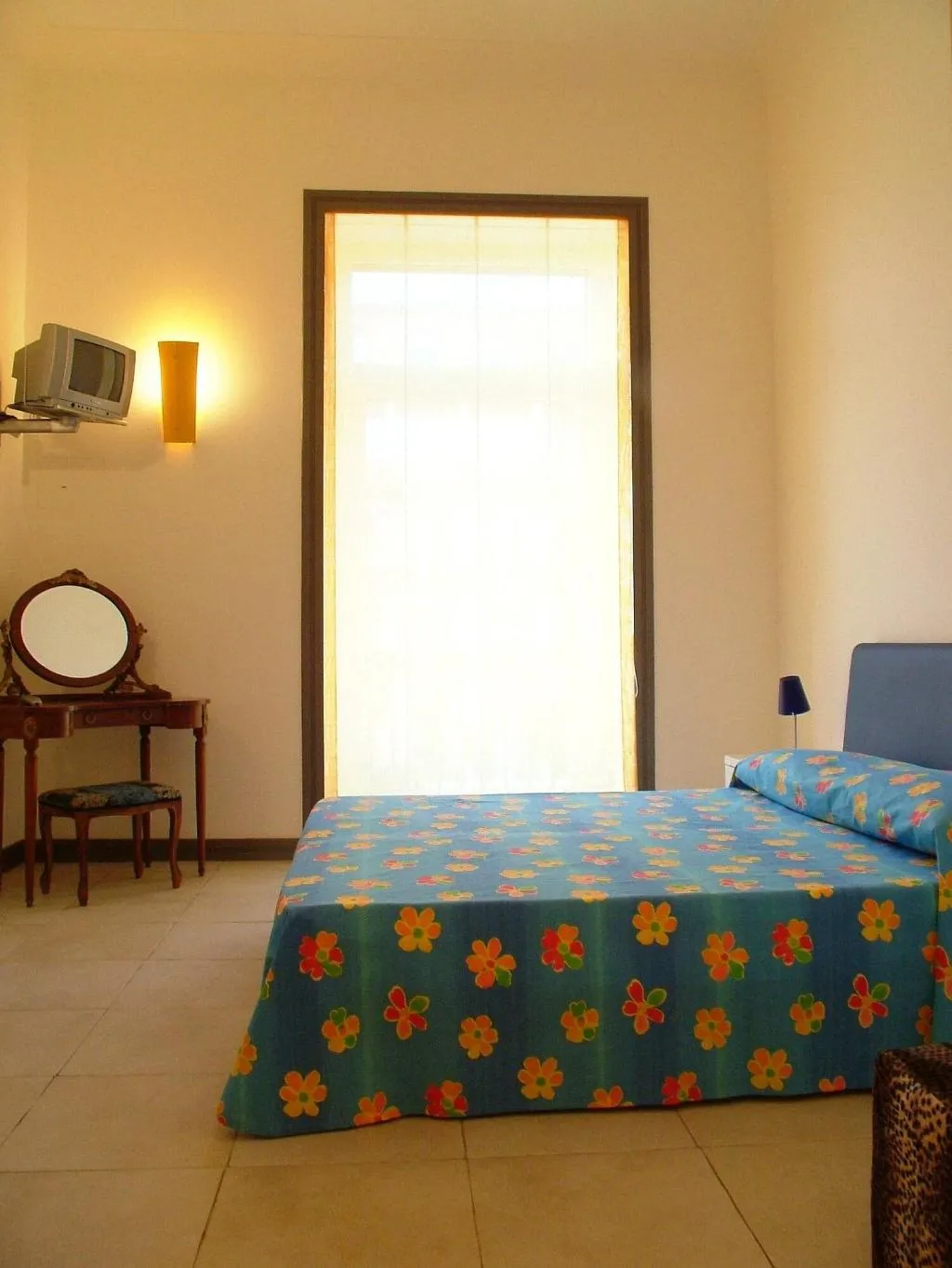 Room, Caracciolo10, Naples