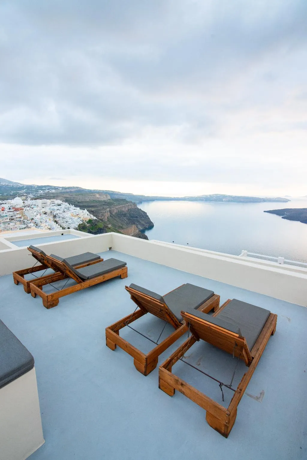 SUITE DELUXE WITH VIEWS Room, Caldera Cliff Illusion Suites, Santorini