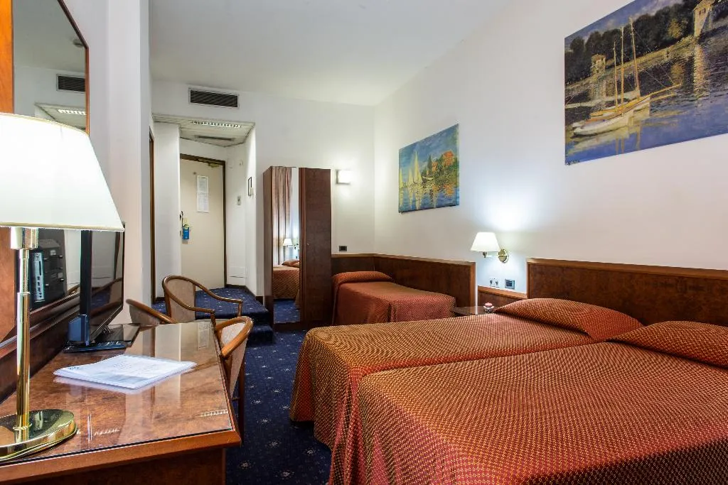 TRIPLE STANDARD Room, Mirage, Florence