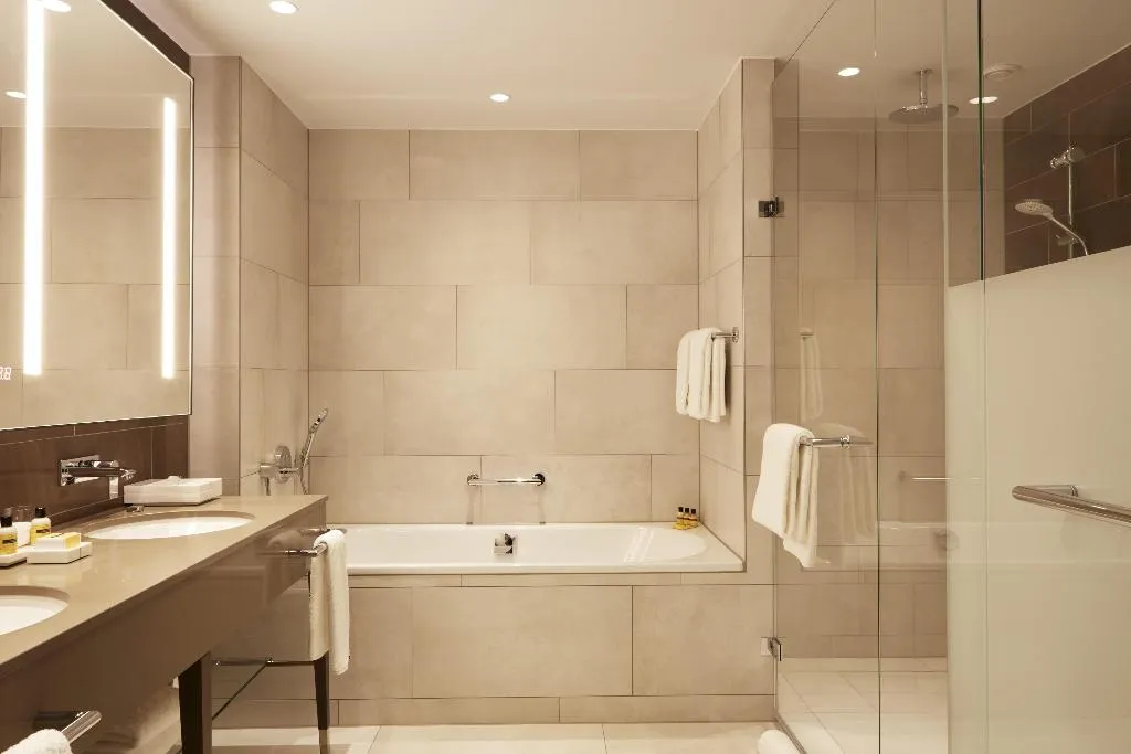 SUITE EXECUTIVE KING BED Room, Hyatt Regency Amsterdam, Amsterdam