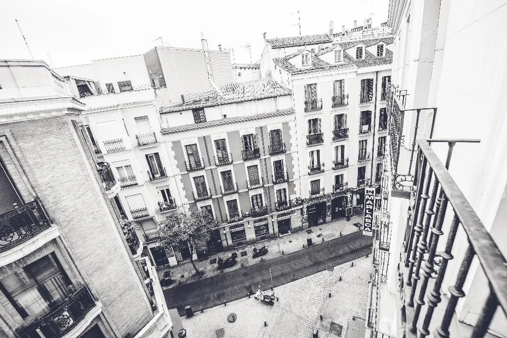 Terrace, Hostal Sol Los Angeles, Madrid
