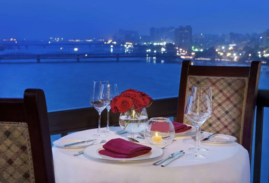 Restaurant, Hilton Zamalek Residence Cairo, Cairo