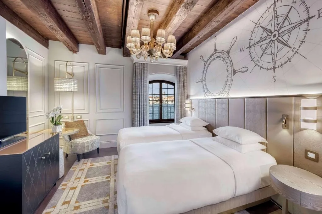 Room, Hilton Molino Stucky Venice, Venice