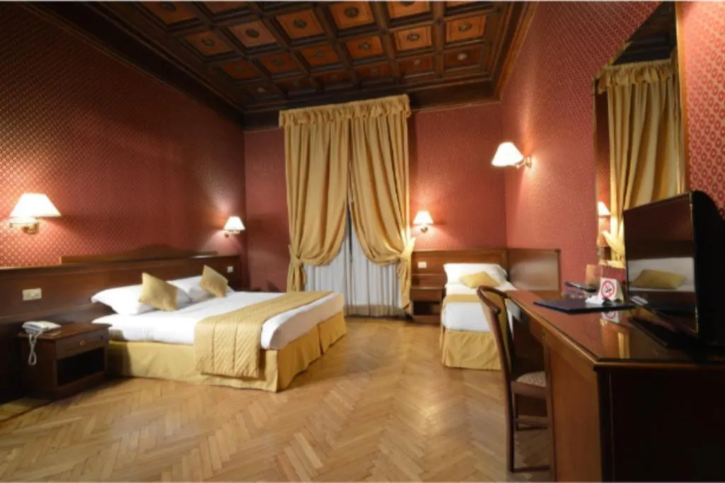 QUADRUPLE SUPERIOR Room, Hotel Montecarlo, Rome