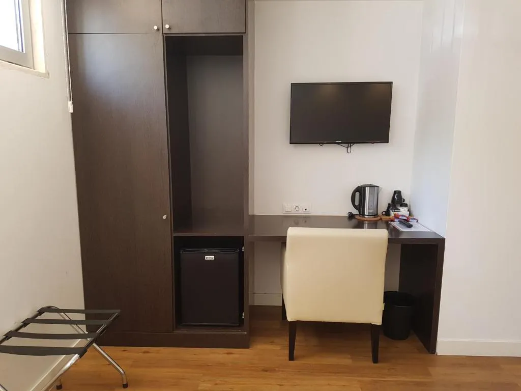 TRIPLE STANDARD Room, Lisbon City Apartments & Suites by City Hotels, Lisbon