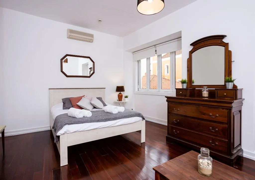 Room, Kais do Sol, Lisbon