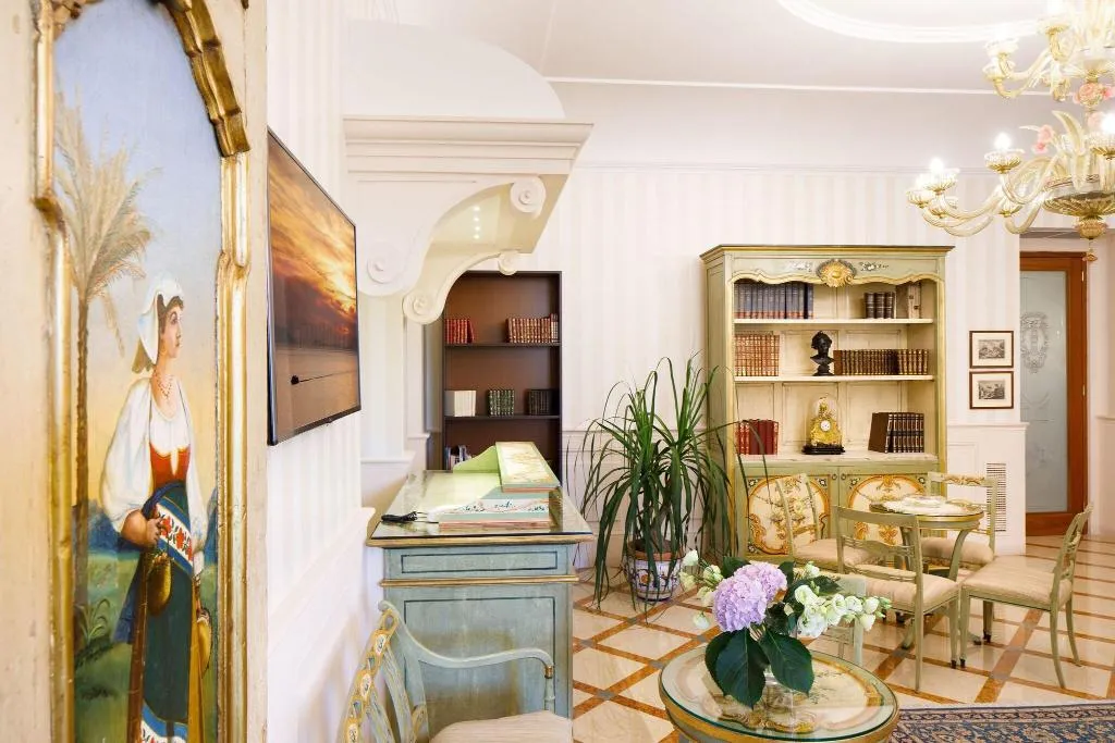 Lobby, Hotel Palazzo Guardati, Naples