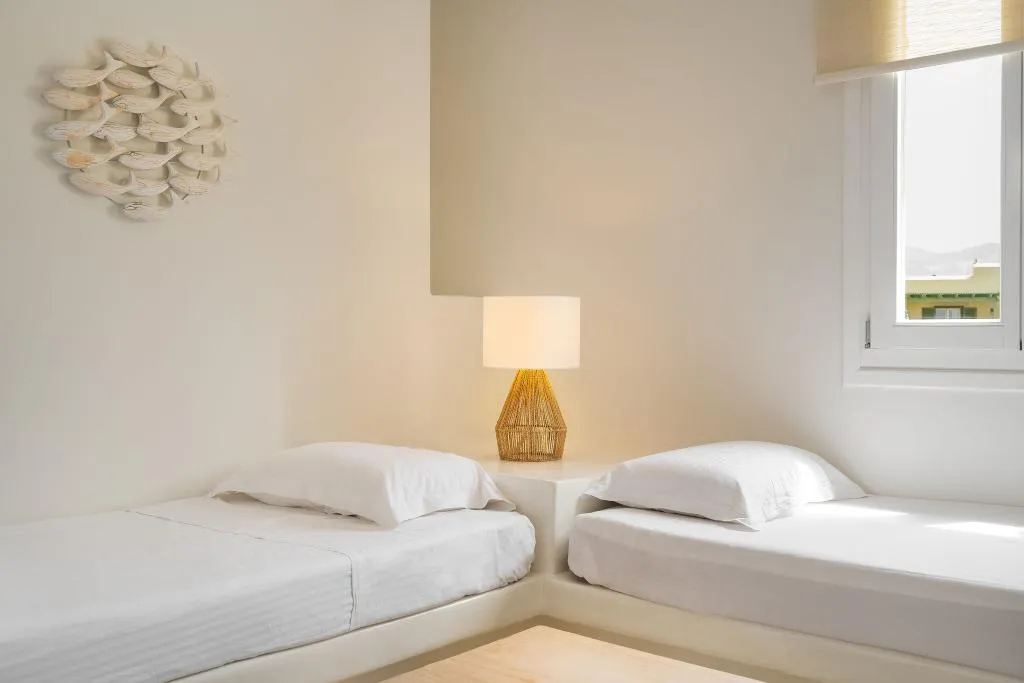 SUITE WITH JACUZZI Room, Finikas Hotel Naxos, Mykonos