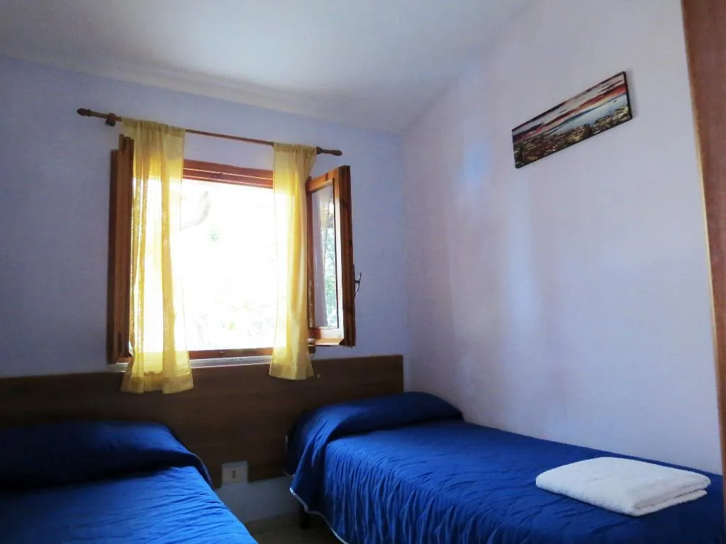 CHALET CAPACITY 4 Room, Baia Serena, Naples