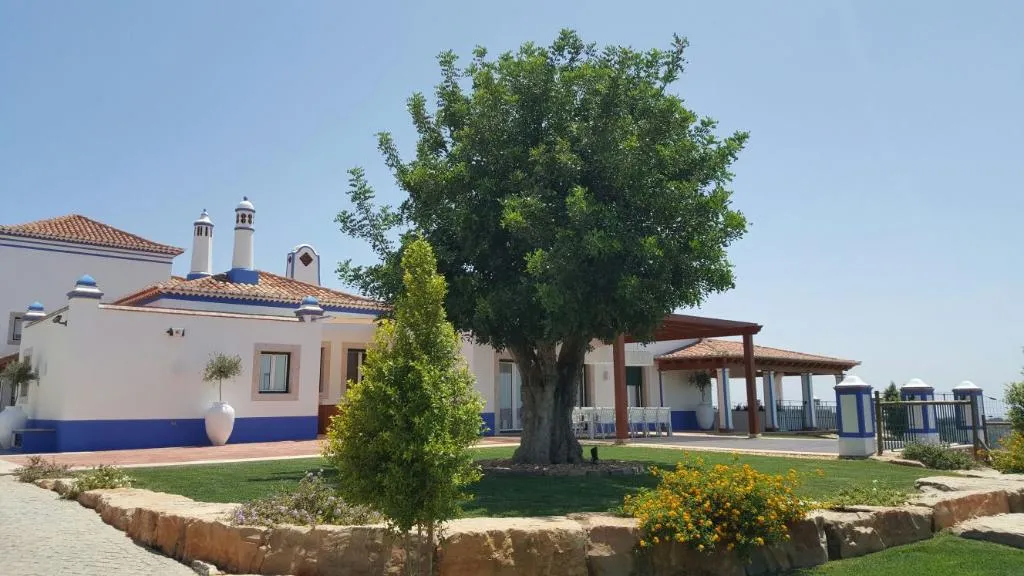 VILLA SEVEN BEDROOMS WITH PRIVATE POOL Room, Shantivillas, Algarve