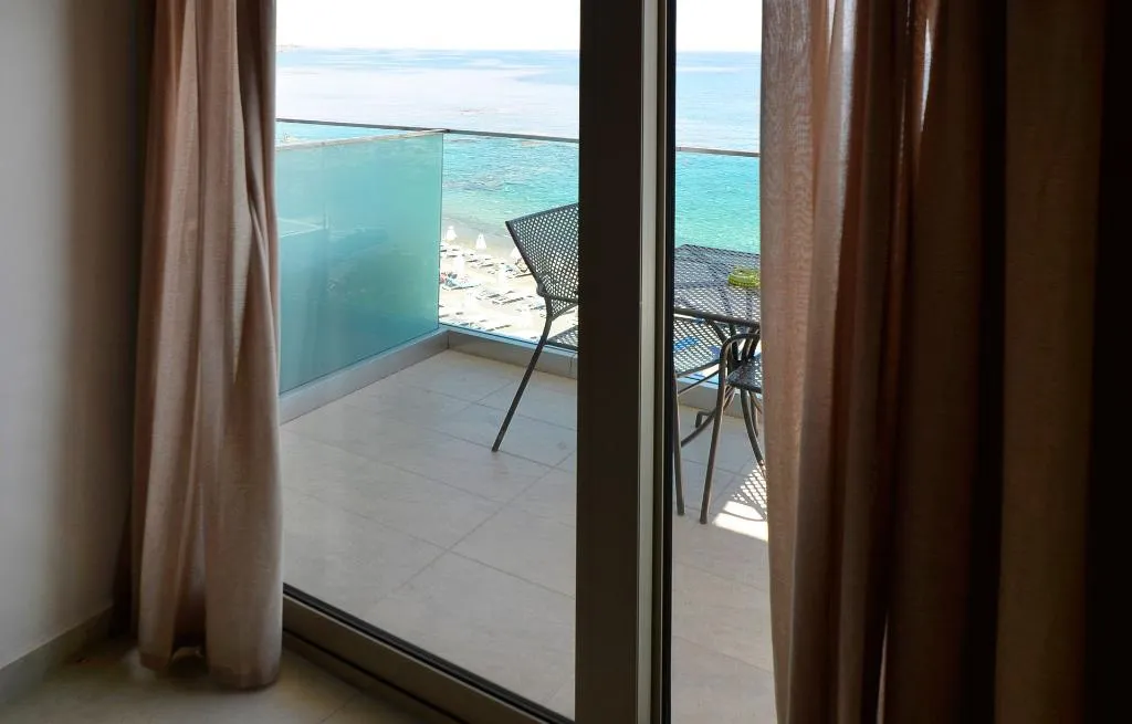 Double or Twin SEA FRONT Room, Golden Beach, Crete