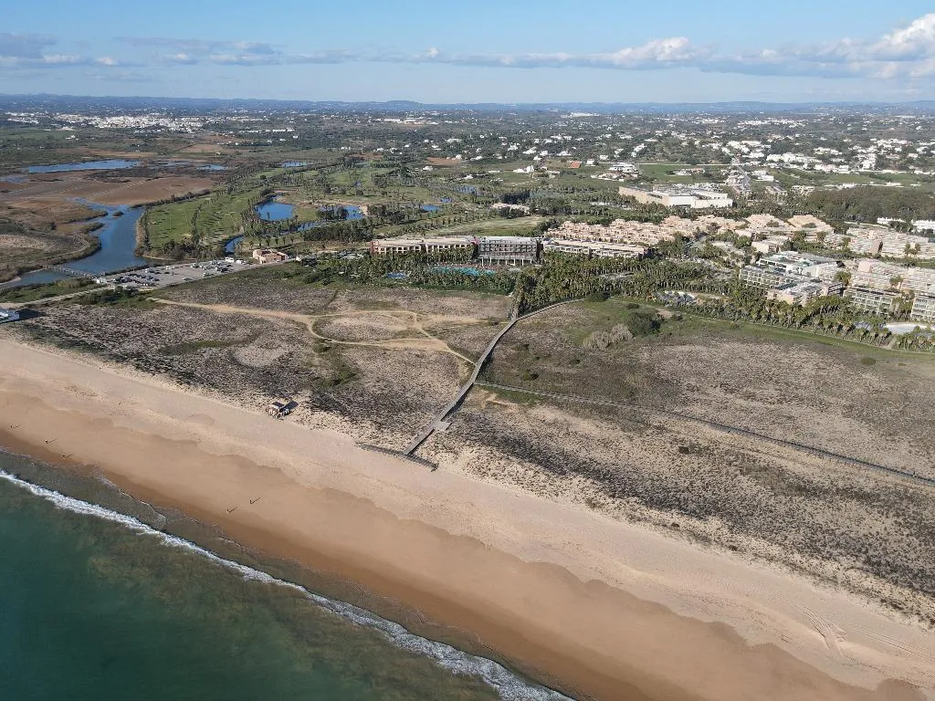Beach, Wine & Books by the sea - Algarve Resort, Algarve