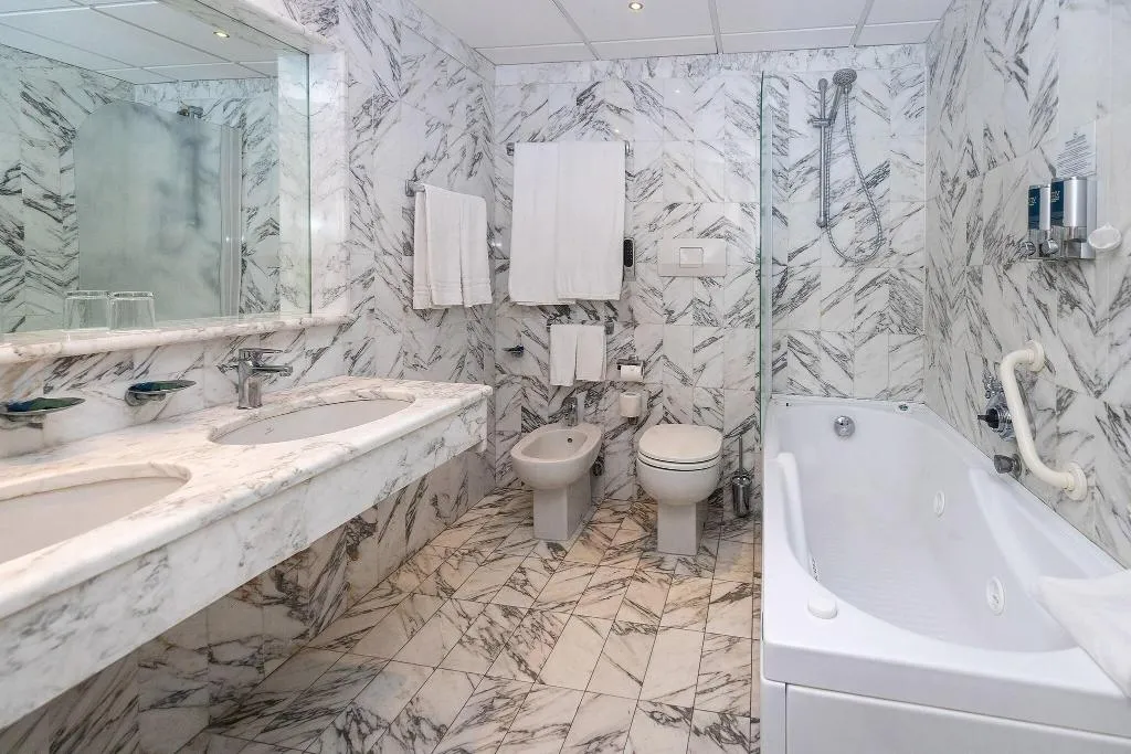 Room, Four Points by Sheraton Catania Hotel & Conference, Catania