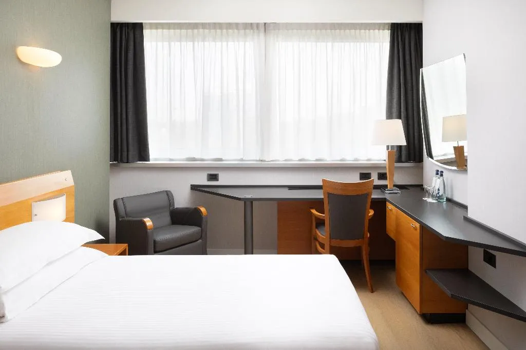 Room STANDARD Room, Crowne Plaza Milan Linate, Milan