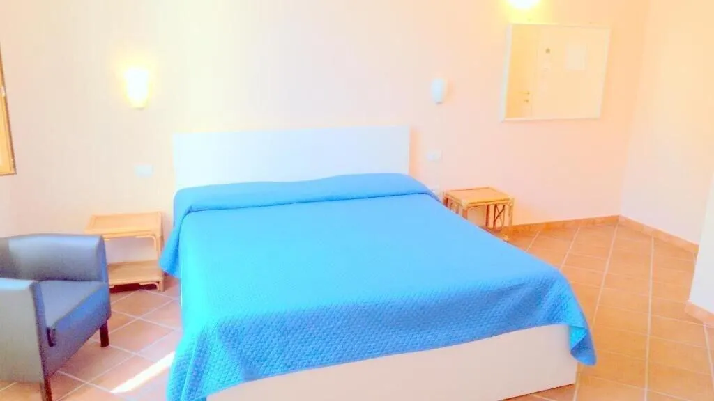 Room, Rita Major, Florence