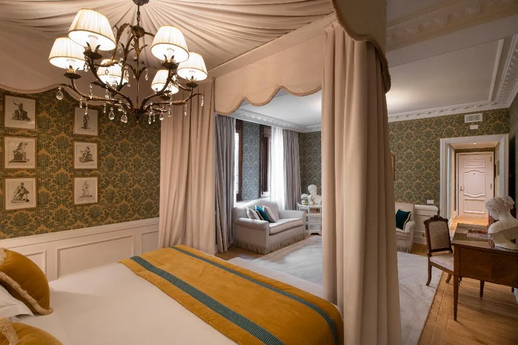 JUNIOR SUITE STANDARD Room, Helvetia & Bristol Firenze - Starhotels Collezione, Florence
