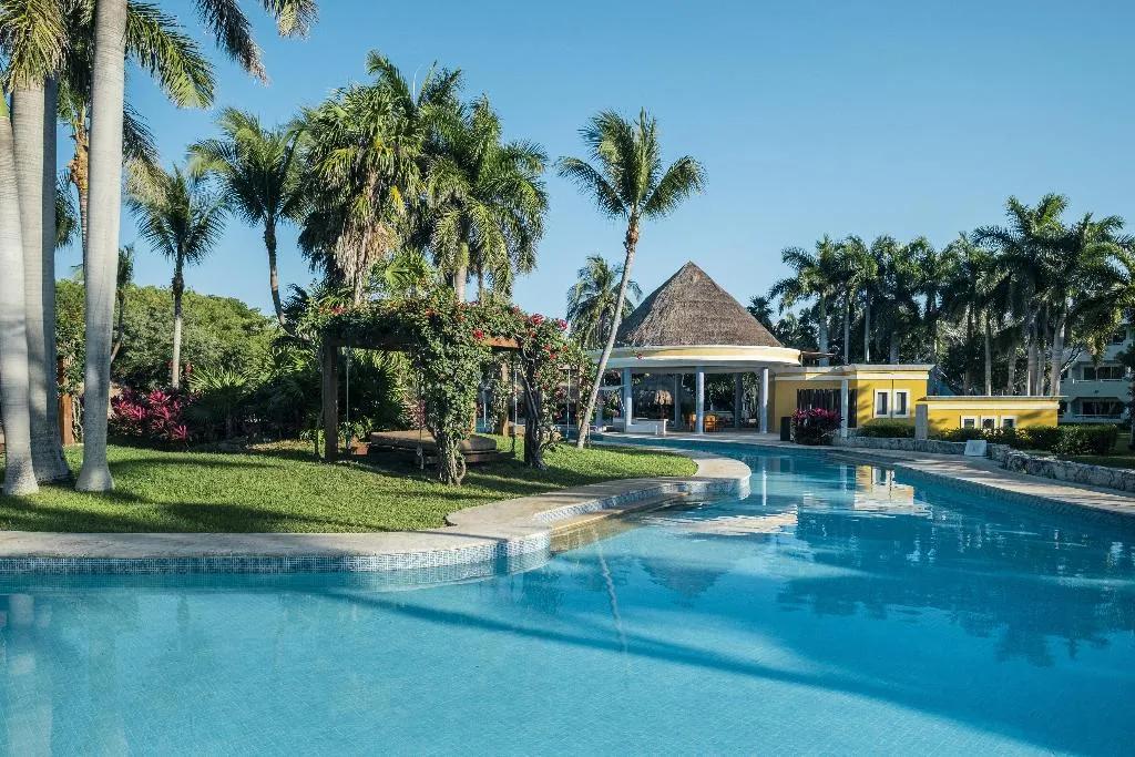 Pool, Iberostar Waves Paraiso del Mar All Inclusive, Cancun Area