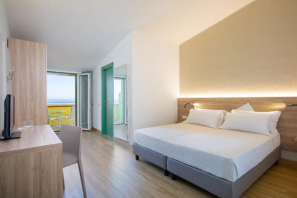 DOUBLE DELUXE SEA VIEW Room, Lu' Hotel Porto Pino, Cagliari