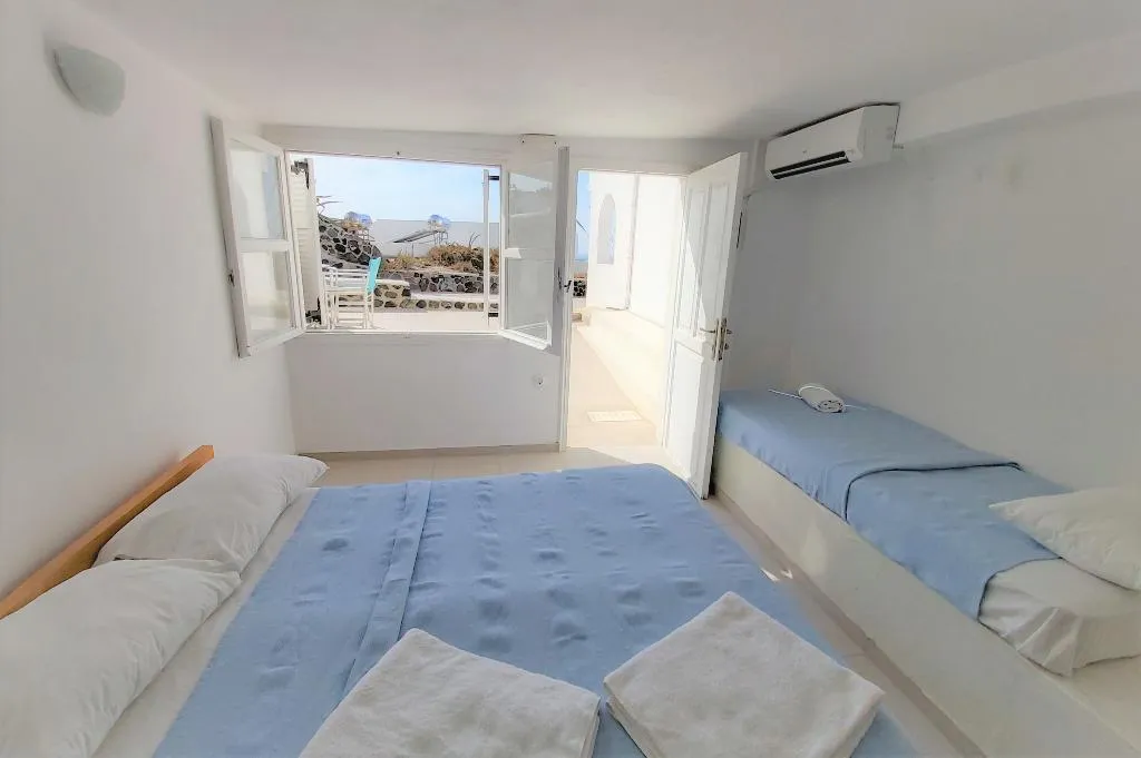 QUADRUPLE GARDEN VIEW Room, Ether Sunset Oia, Santorini