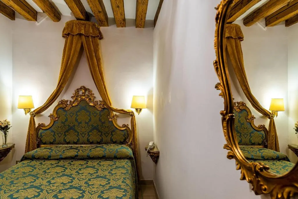 Room, Hotel Al Vagon, Venice