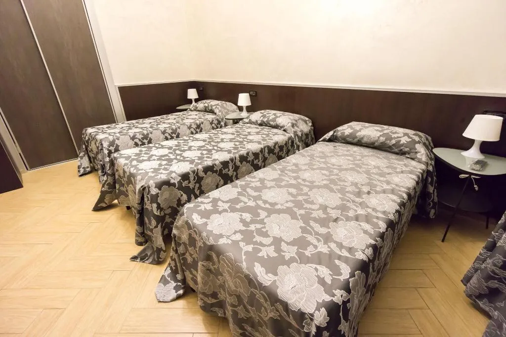 Room, Funny Palace Hostel, Naples