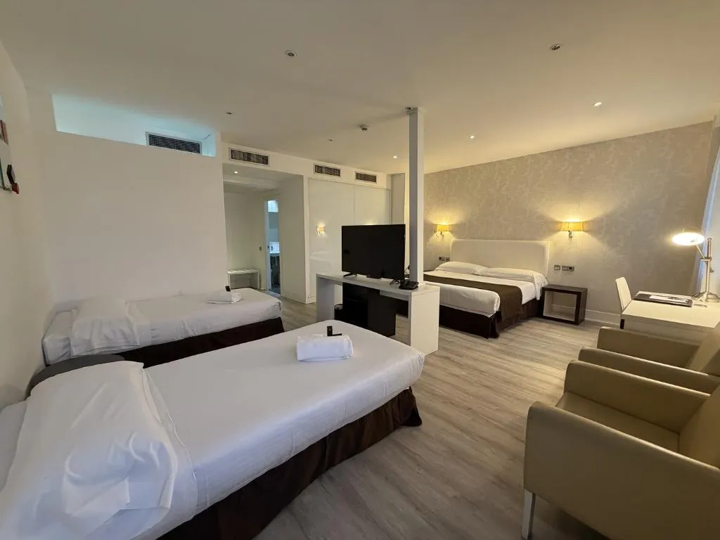 FAMILY ROOM STANDARD Room, Amura Alcobendas, Madrid